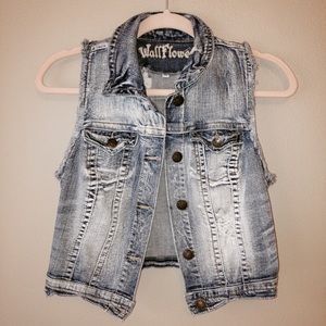 WALLFLOWER: distressed cropped denim vest